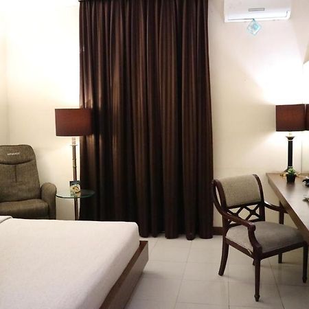 Excellent Seven Boutique Hotel Бандунг Екстериор снимка