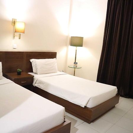 Excellent Seven Boutique Hotel Бандунг Екстериор снимка