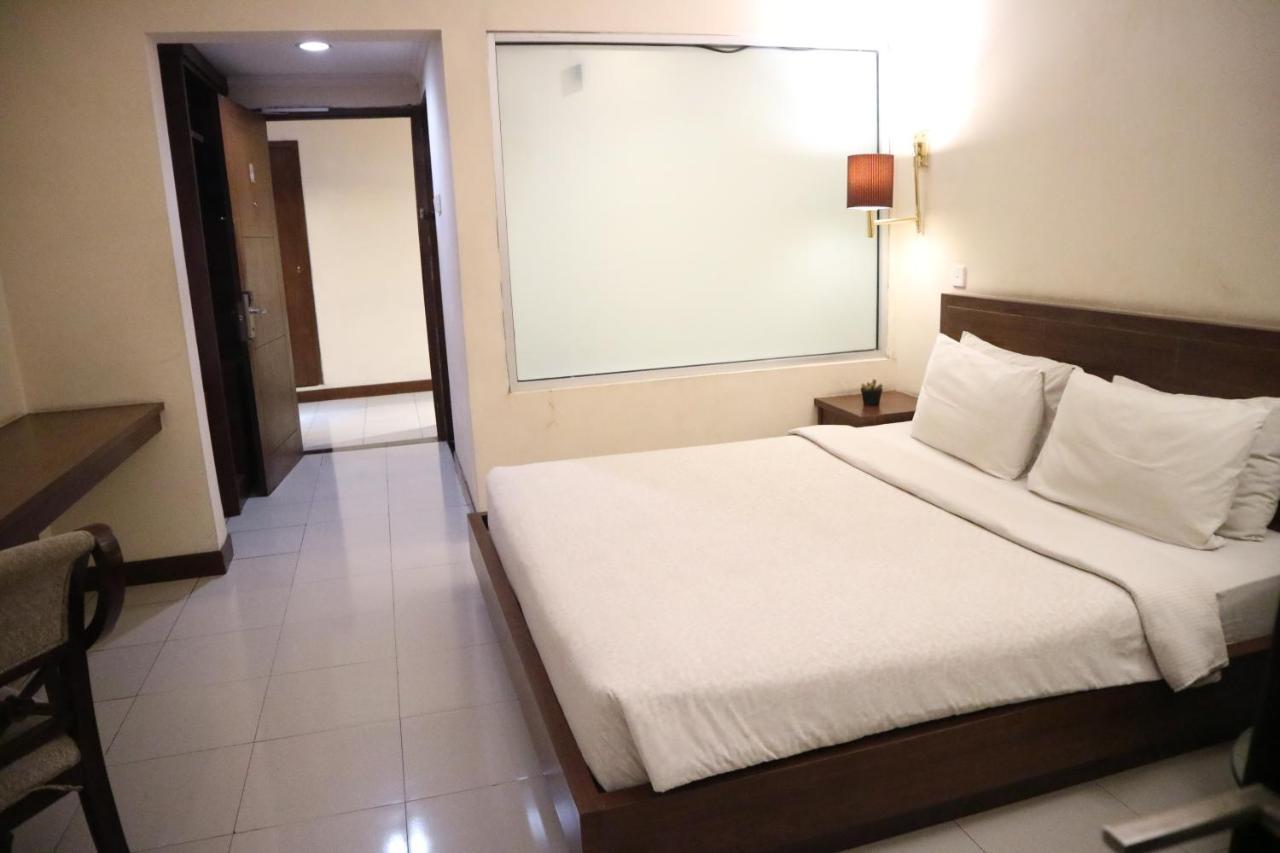 Excellent Seven Boutique Hotel Бандунг Екстериор снимка