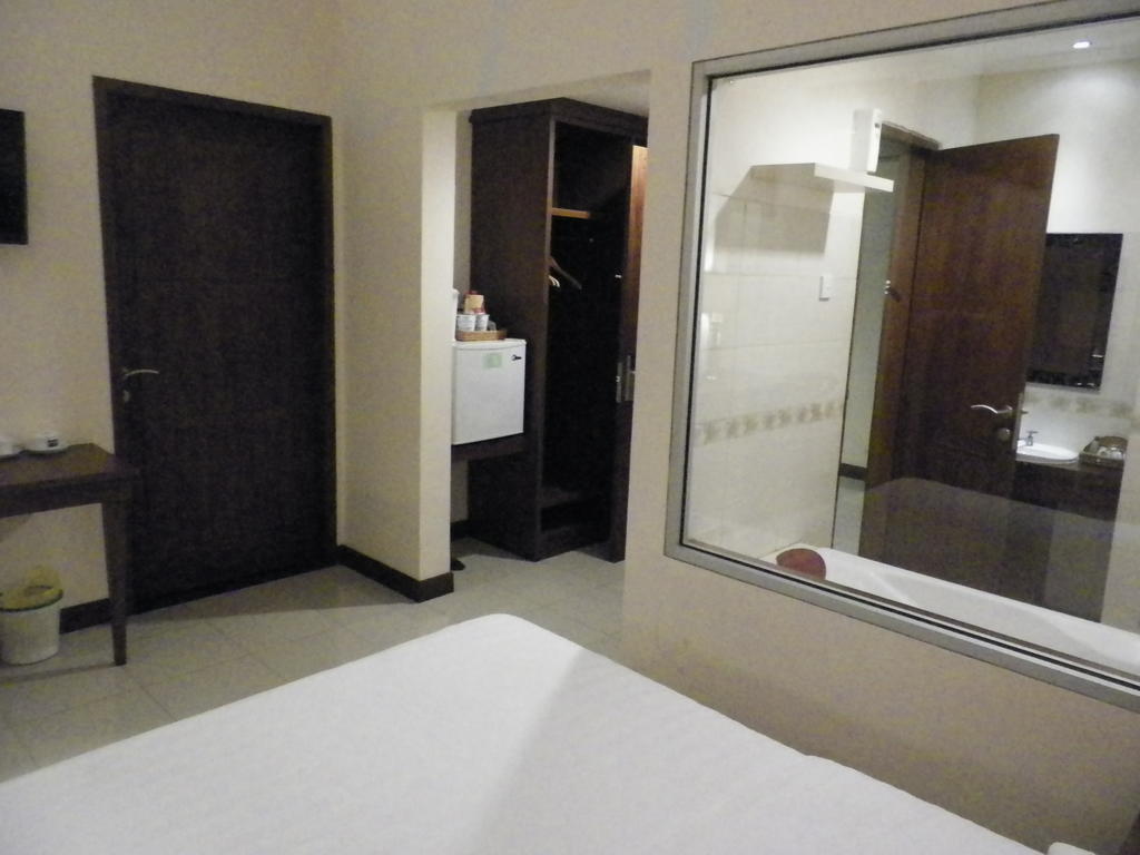 Excellent Seven Boutique Hotel Бандунг Стая снимка
