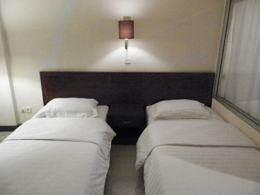 Excellent Seven Boutique Hotel Бандунг Стая снимка