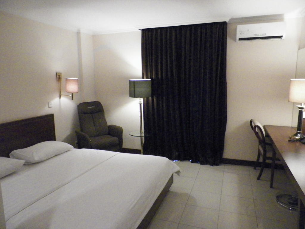 Excellent Seven Boutique Hotel Бандунг Стая снимка