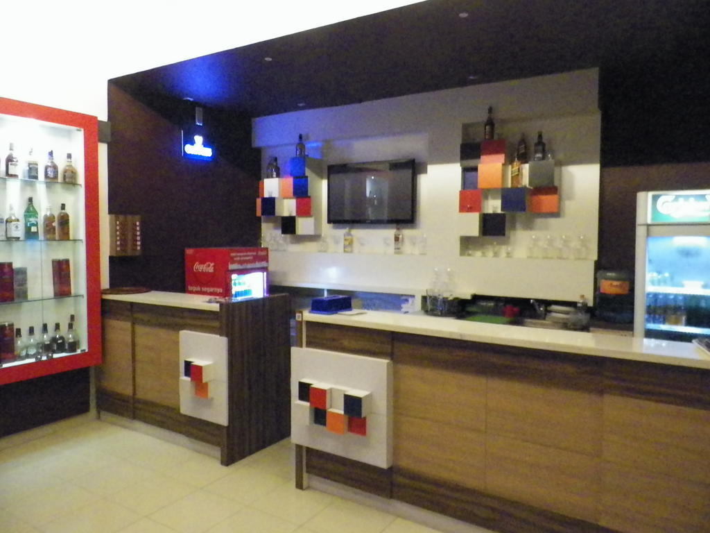Excellent Seven Boutique Hotel Бандунг Екстериор снимка