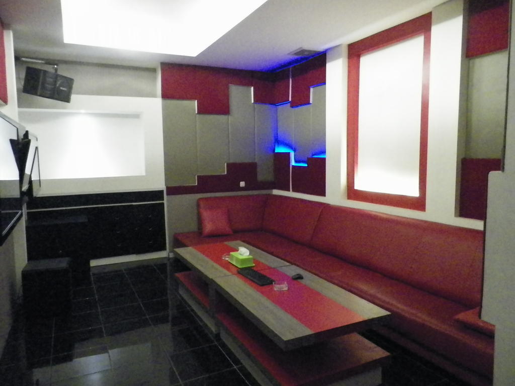 Excellent Seven Boutique Hotel Бандунг Екстериор снимка